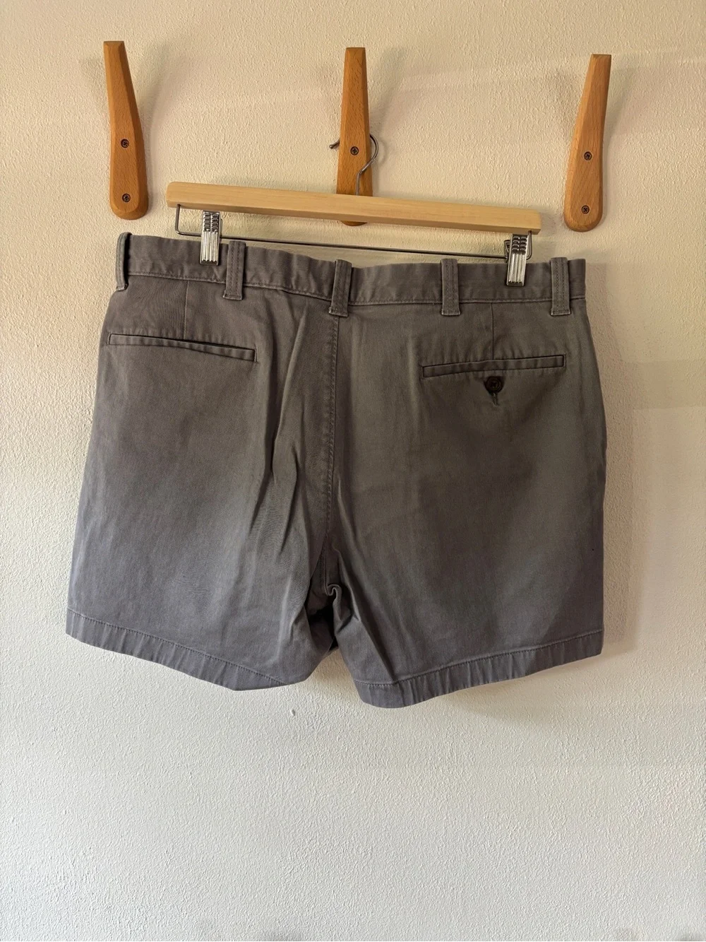 J Crew - Classic Men’s Gray 5” Shorts